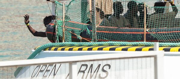 El barco Open Arms, perteneciente a la ONG española Proactiva Open Arms - Sputnik Mundo