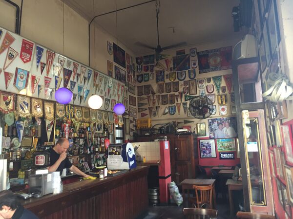 Cafetería El Banderín, bar futbolero tradicional en Buenos Aires, Argentina - Sputnik Mundo