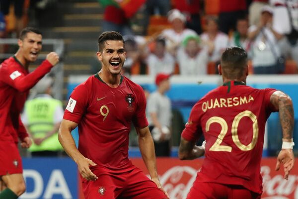 Cristiano Ronaldo, André Silva y Ricardo Quaresma celebran un gol - Sputnik Mundo