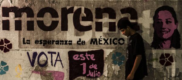 Mural partidario con el rostro de Claudia Sheinbaum para las elecciones mexicanas 2018 - Sputnik Mundo