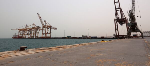 La vista al puerto yemení Al Hudaida - Sputnik Mundo