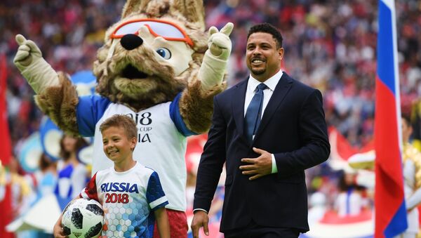 Ronaldo Nazario, futbolista brasileño, en la ceremonia inaugural del Mundial de Rusia - Sputnik Mundo