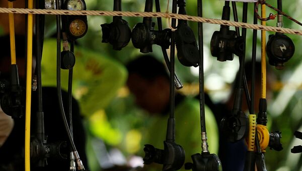 Equipo de buzos en Tailandia Equipo de buzos en Tailandia - Sputnik Mundo