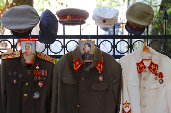 Hinchas extranjeros descubren los secretos de Stalin - Sputnik Mundo