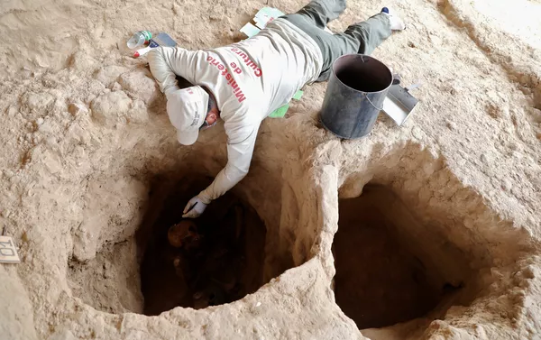 La inspección de la tumba en el complejo arquitectónico de Túcume, Perú La inspección de la tumba en el complejo arquitectónico de Túcume, Perú - Sputnik Mundo