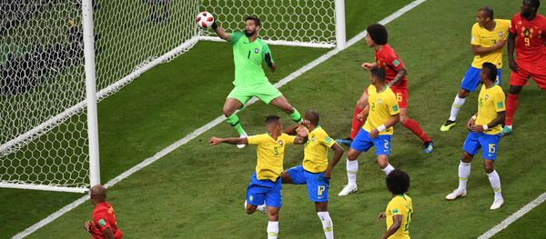 Bélgica abre el marcador con un autogol de Fernandinho en el minuto 13 - Sputnik Mundo