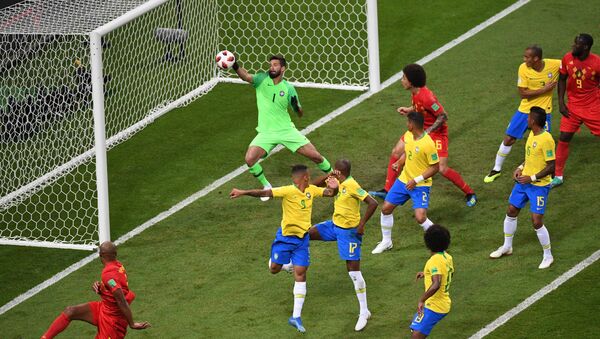 Bélgica abre el marcador con un autogol de Fernandinho en el minuto 13 Bélgica abre el marcador con un autogol de Fernandinho en el minuto 13 - Sputnik Mundo