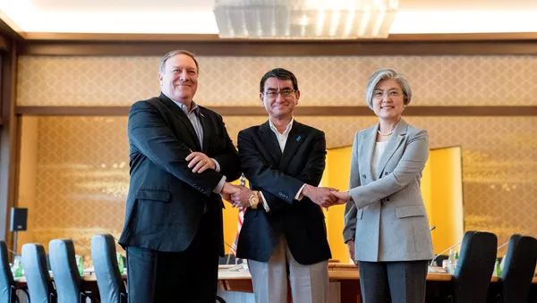 Secretario de Estado de EEUU, Mike Pompeo, ministro japonés de Exteriores, Taro Kono, y la canciller surcoreana, Kang Kyung-wha