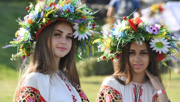 La fiesta de Iván Kupala en Crimea - Sputnik Mundo