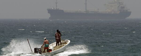 Buques en el estrecho de Ormuz (archivo) - Sputnik Mundo