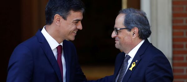 El presidente del Gobierno español, Pedro Sánchez y el presidente de la Generalitat, Quim Torra - Sputnik Mundo