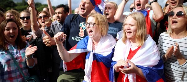 Hinchas rusos - Sputnik Mundo