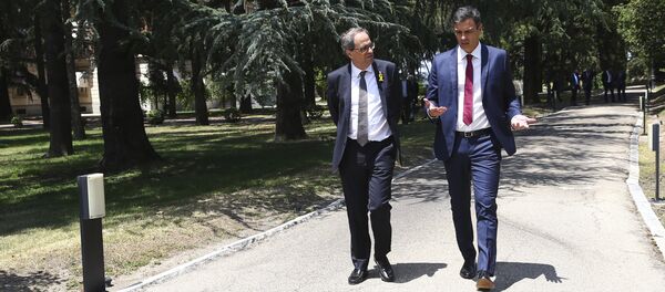 El presidente de la Generalitat, Quim Torra, y el presidente del Gobierno español, Pedro Sánchez El presidente de la Generalitat, Quim Torra, y el presidente del Gobierno español, Pedro Sánchez - Sputnik Mundo
