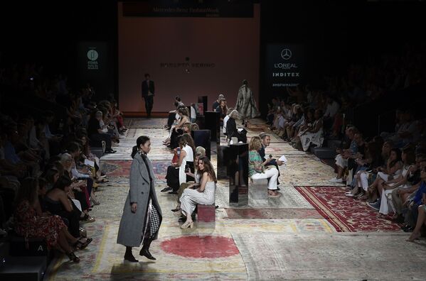 Moda para dormilones en Madrid - Sputnik Mundo