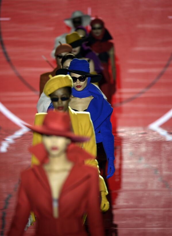 Moda para dormilones en Madrid - Sputnik Mundo