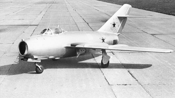 El caza de frente MiG-15BSP - Sputnik Mundo