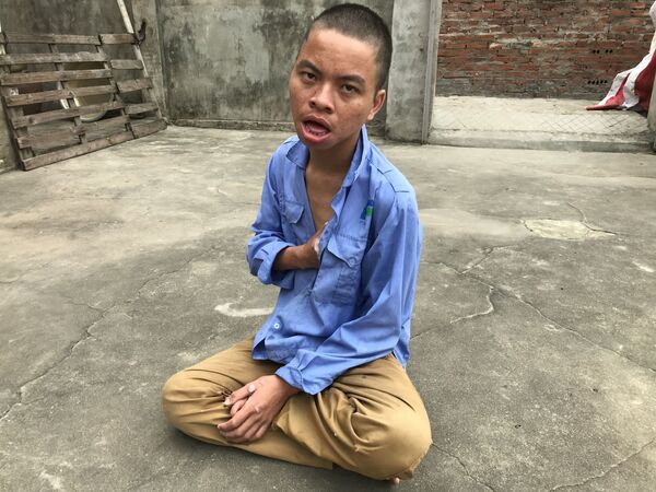 Pham Bao, uno de los hijos de Pham Thi Hang Pham Bao, uno de los hijos de Pham Thi Hang - Sputnik Mundo