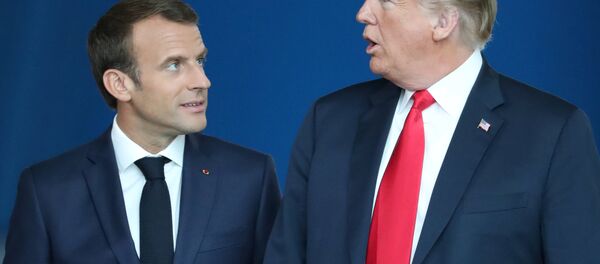 El presidente de Francia, Emmanuel Macron, y su homólogo estadounidense, Donald Trump - Sputnik Mundo