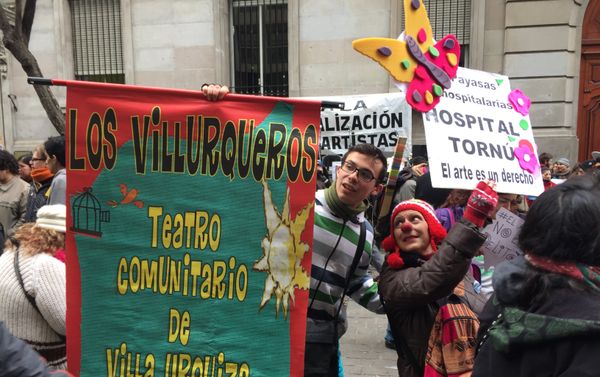 Artistas callejeros protestan en Argentina - Sputnik Mundo