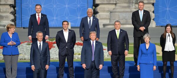 Los líderes de los países miembros de la OTAN durante la cumbre de la Alianza en Bruselas - Sputnik Mundo