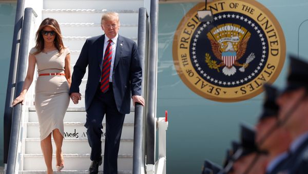 El presidente de los EEUU, Donald Trump y su esposa, Melania Trump El presidente de los EEUU, Donald Trump y su esposa, Melania Trump - Sputnik Mundo