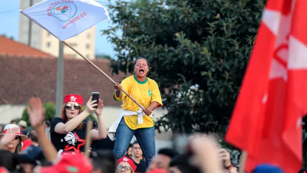 Manifestación a favor de la liberación del expresidente brasileño Luiz Inácio Lula da Silva - Sputnik Mundo