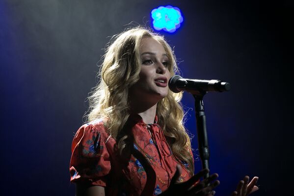 Coronan en Bielorrusia a la Reina de la Primavera - Sputnik Mundo