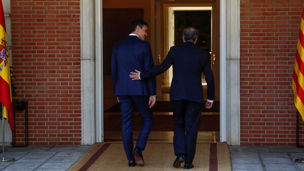 El presidente del Gobierno español, Pedro Sánchez y el presidente de la Generalitat, Quim Torra - Sputnik Mundo