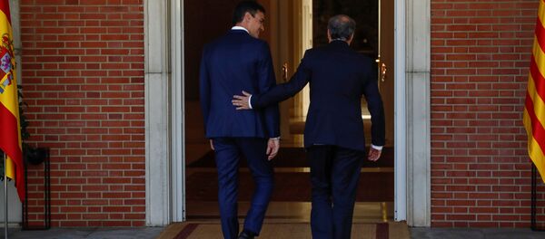 El presidente del Gobierno español, Pedro Sánchez y el presidente de la Generalitat, Quim Torra - Sputnik Mundo