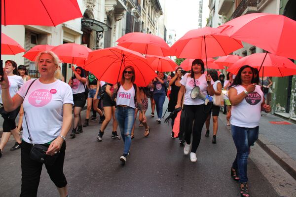 Participación de Trabajadoras Sexuales en el Paro Internacional de Mujeres, Lesbianas, Travestis y Trans en Argentina. - Sputnik Mundo