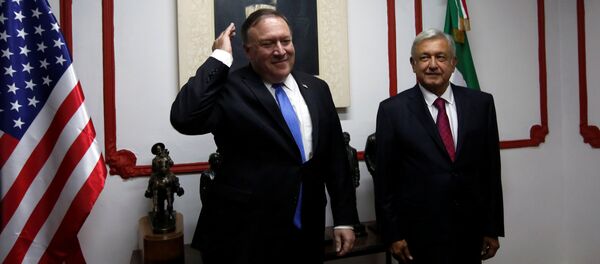 El secretario de Estado de EEUU, Mike Pompeo, y el presidente electo de México, Andrés Manuel López Obrador - Sputnik Mundo