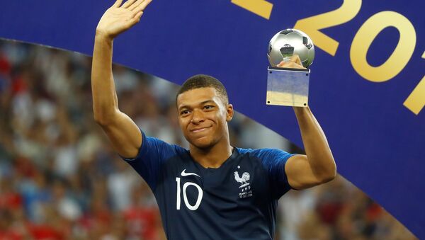 Kylian Mbappé, jugador de fútbol francés - Sputnik Mundo