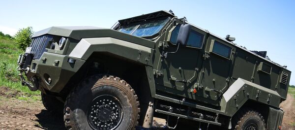 Blindado todoterreno 'Taifuniónok' Blindado todoterreno 'Taifuniónok' - Sputnik Mundo