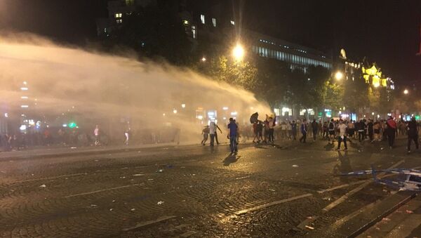 Disturbios en París, Francia Disturbios en París, Francia - Sputnik Mundo