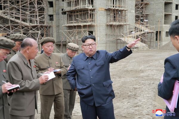 Kim Jong-un marca también el camino de la economía norcoreana - Sputnik Mundo