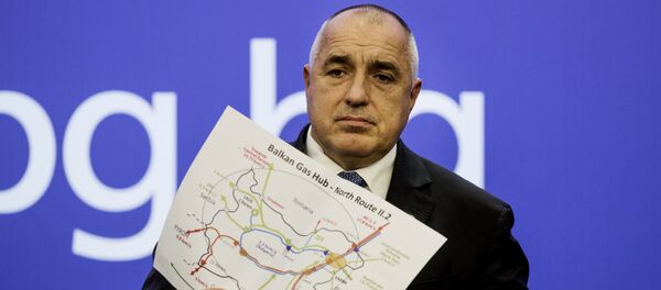 El primer ministro búlgaro, Boyko Borisov, muestra el proyecto de Balkan Gas Hub El primer ministro búlgaro, Boyko Borisov, muestra el proyecto de Balkan Gas Hub - Sputnik Mundo