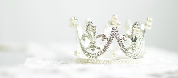 Una corona de diamantes, referencial - Sputnik Mundo