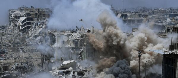 Bombardeos de las posiciones de los terroristas en Siria - Sputnik Mundo