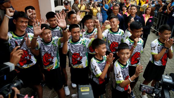 Los niños rescatados de una cueva en Tailandia Los niños rescatados de una cueva en Tailandia - Sputnik Mundo