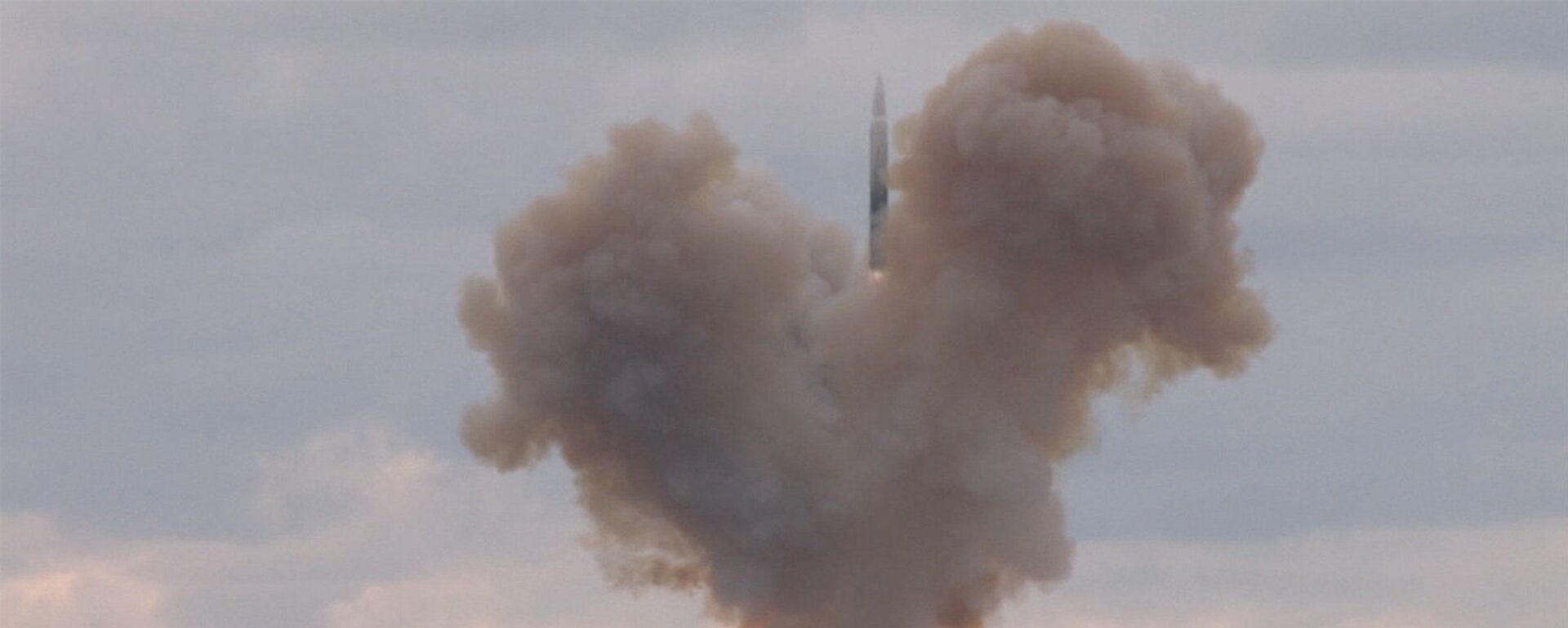 Lanzamiento del misil Avangard - Sputnik Mundo, 1920, 15.01.2022