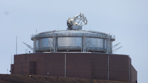 Un telescopio en Haleakala, Maui, Hawái - Sputnik Mundo