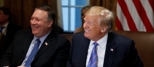 Secretario de Estado de EEUU, Mike Pompeo, y el presidente de EEUU, Donald Trump - Sputnik Mundo