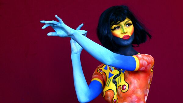 Una modelo en el Festival Mundial de Bodypainting en Austria. - Sputnik Mundo