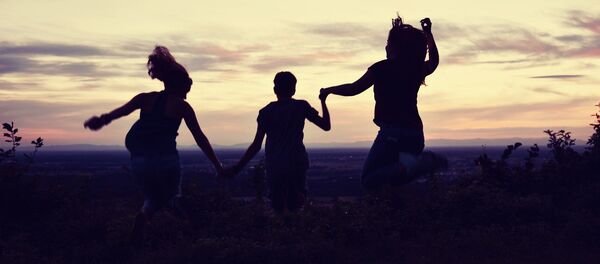 Amigos - Sputnik Mundo