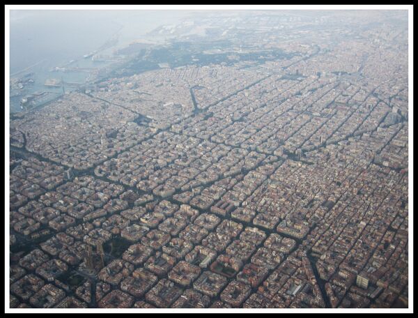 Barrio del Eixample, en Barcelona, con su característico trazado - Sputnik Mundo