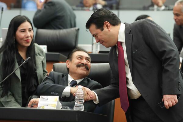 El senador mexicano Isidro Pedraza Chávez en la sesión de la Comisión Permanente, 4 de julio del 2018 - Sputnik Mundo