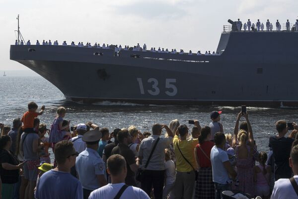 Ensayo del desfile por el Día de la Armada de Rusia, en fotos - Sputnik Mundo