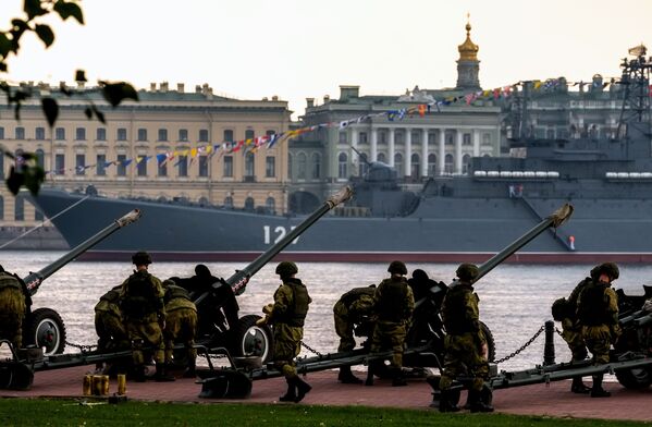 Ensayo del desfile por el Día de la Armada de Rusia, en fotos - Sputnik Mundo