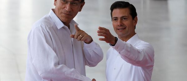 El presidente de Perú, Martín Vizcarra, y el presidente de México, Enrique Peña Nieto - Sputnik Mundo