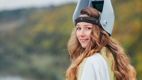 Alexandra Ivleva, una artísta conocida como 'la reina de la soldadura' Alexandra Ivleva, una artísta conocida como 'la reina de la soldadura' - Sputnik Mundo